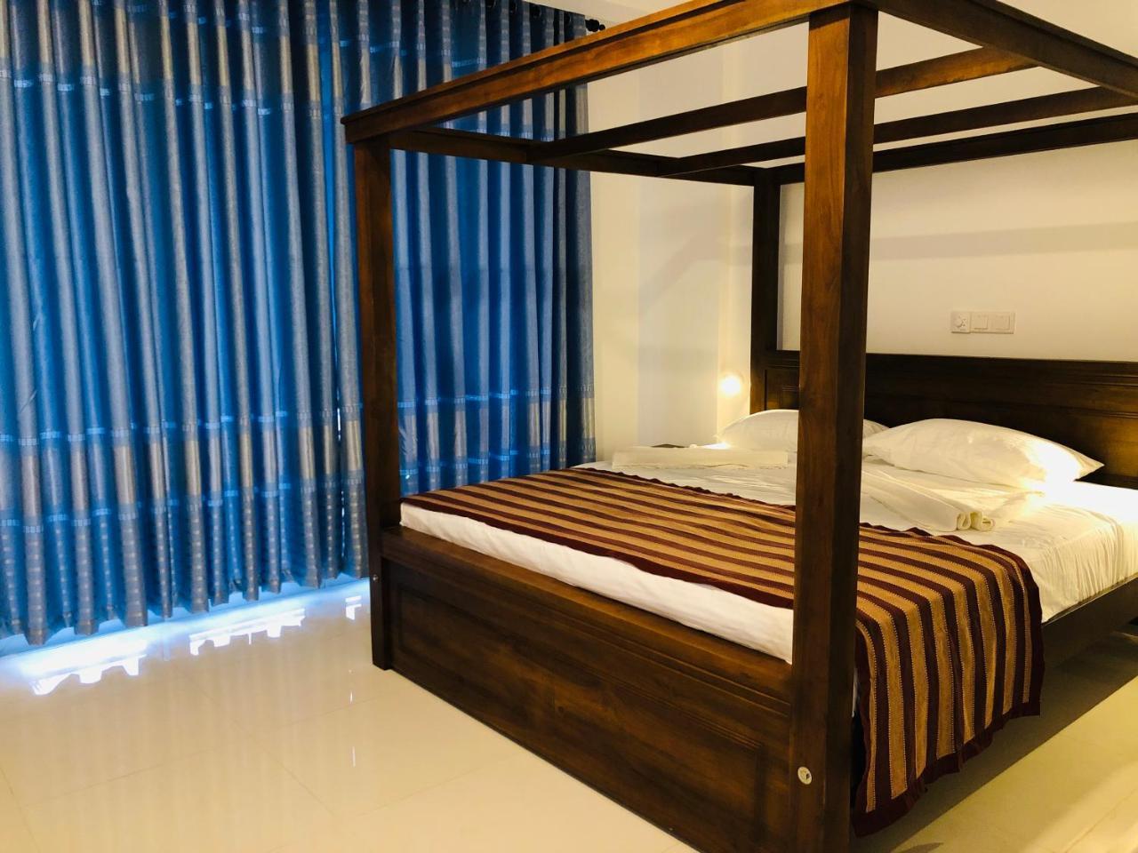 Hotel Ocean Edge Hikka Hikkaduwa Esterno foto