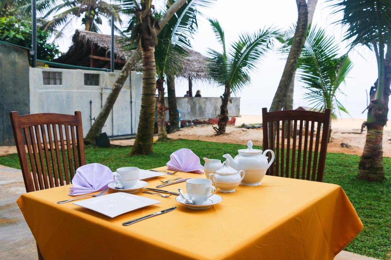 Hotel Ocean Edge Hikka Hikkaduwa Esterno foto